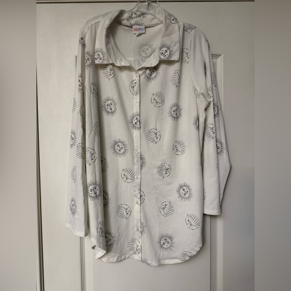 LuLaRoe Cream Shirt with Sunburst Design